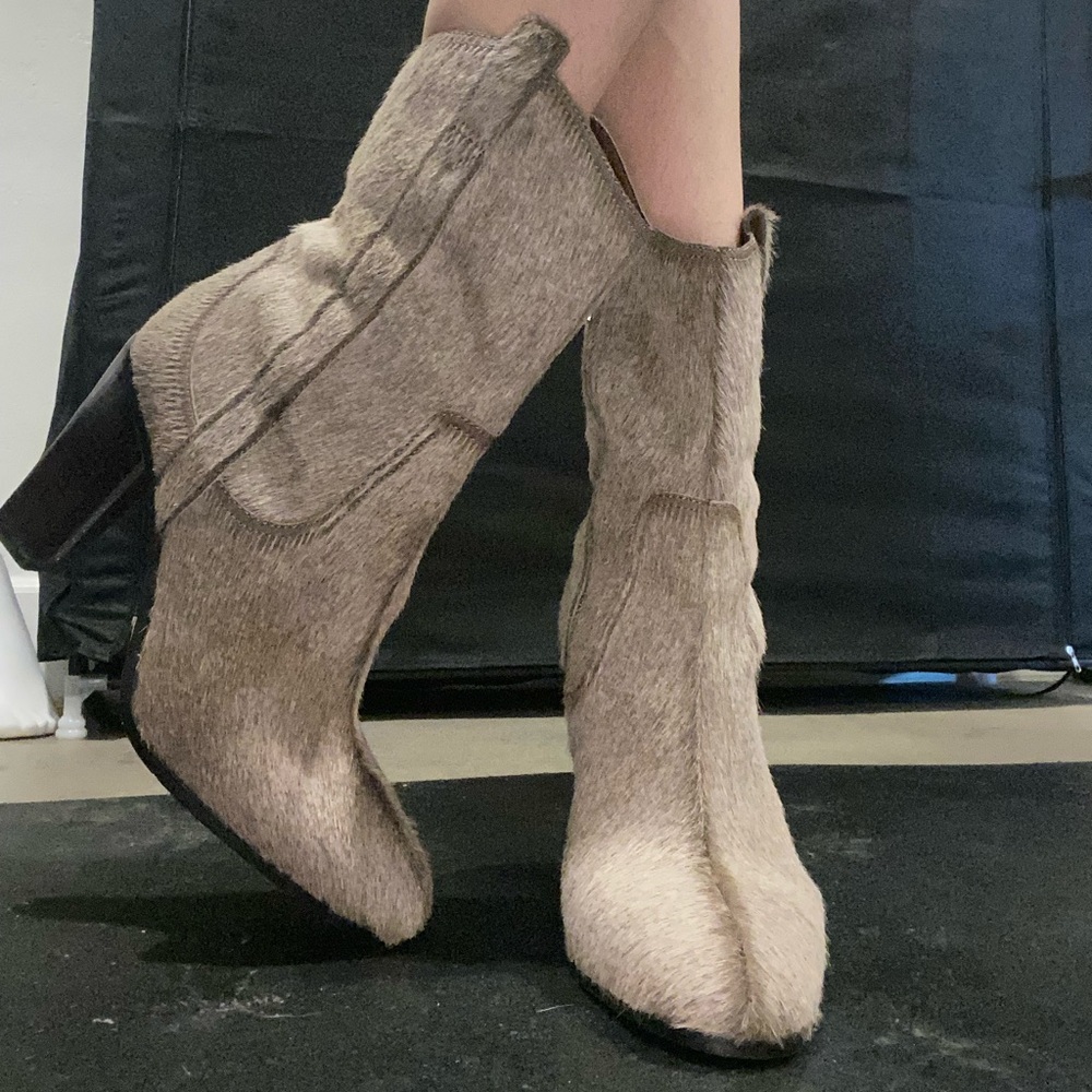 DONALD J PLINER WESTERN CALF BOOTS